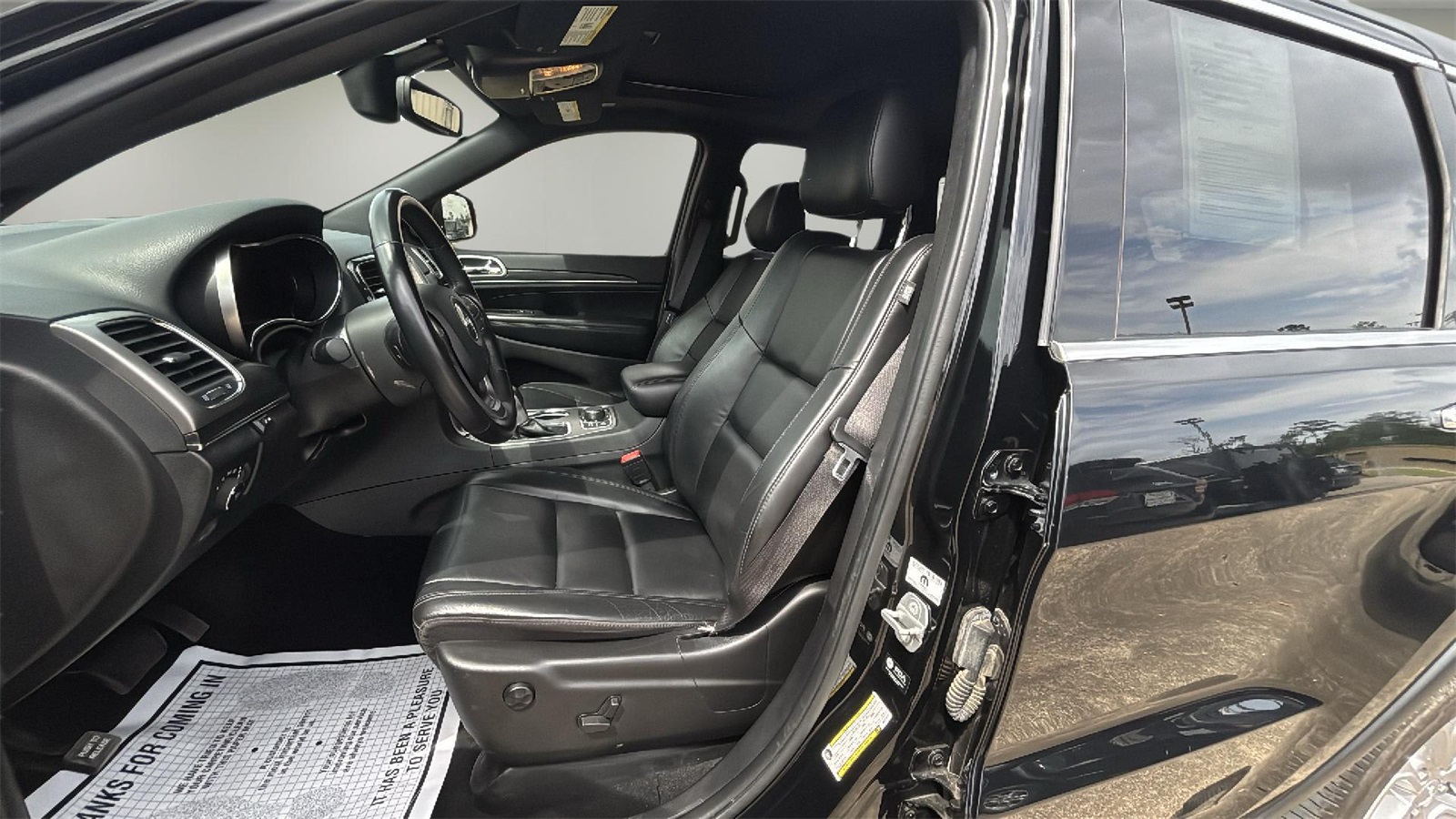 Vehicle image 15 of 23