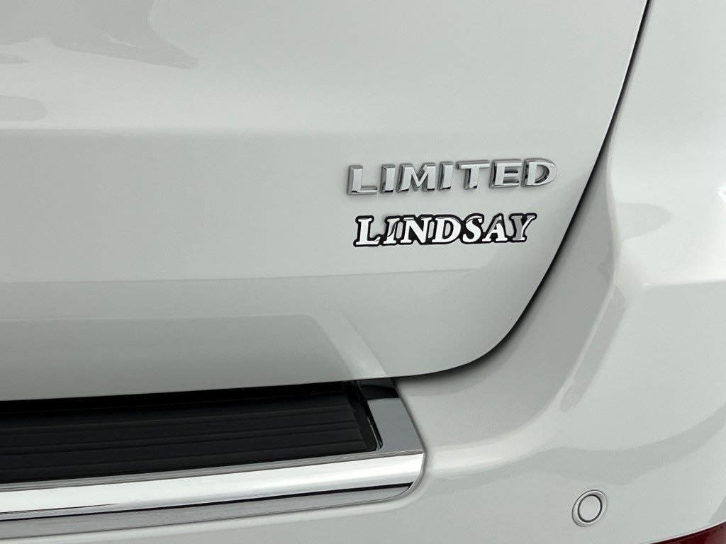 Vehicle image 16 of 40