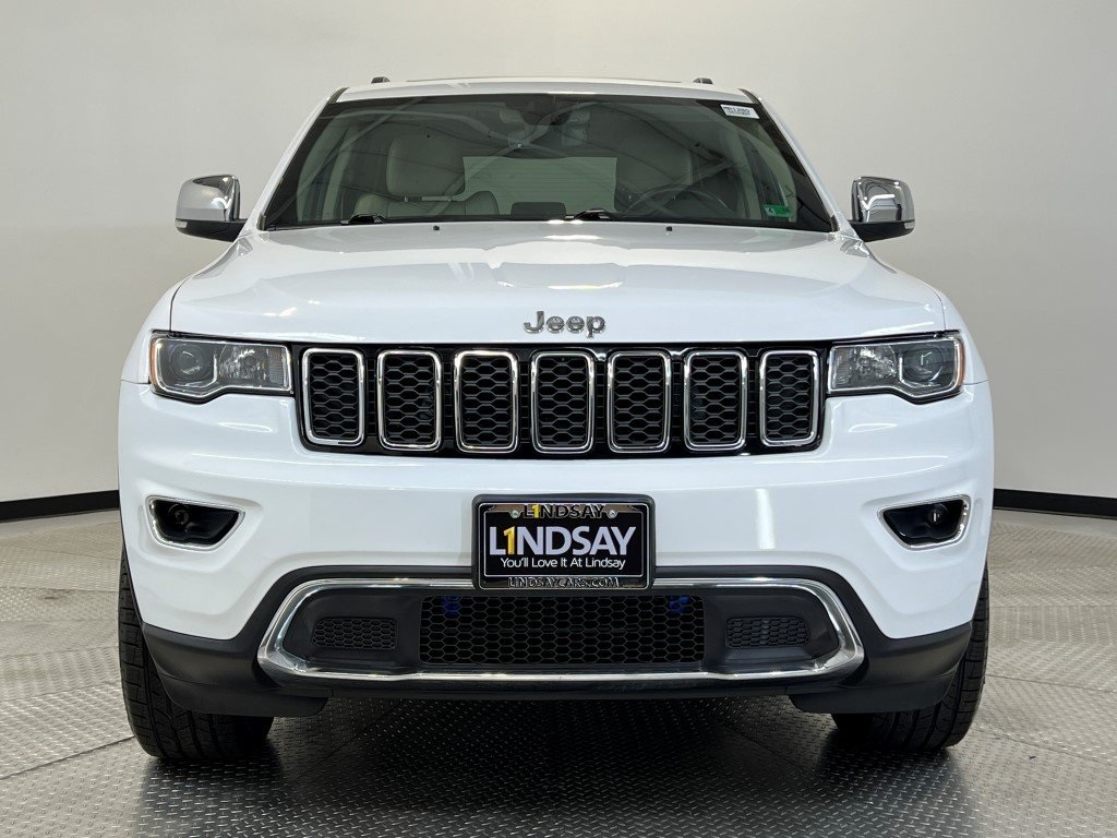 Vehicle image 4 of 40