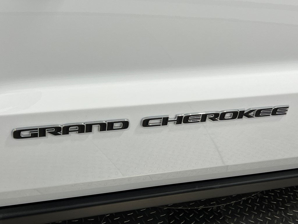 Vehicle image 39 of 40