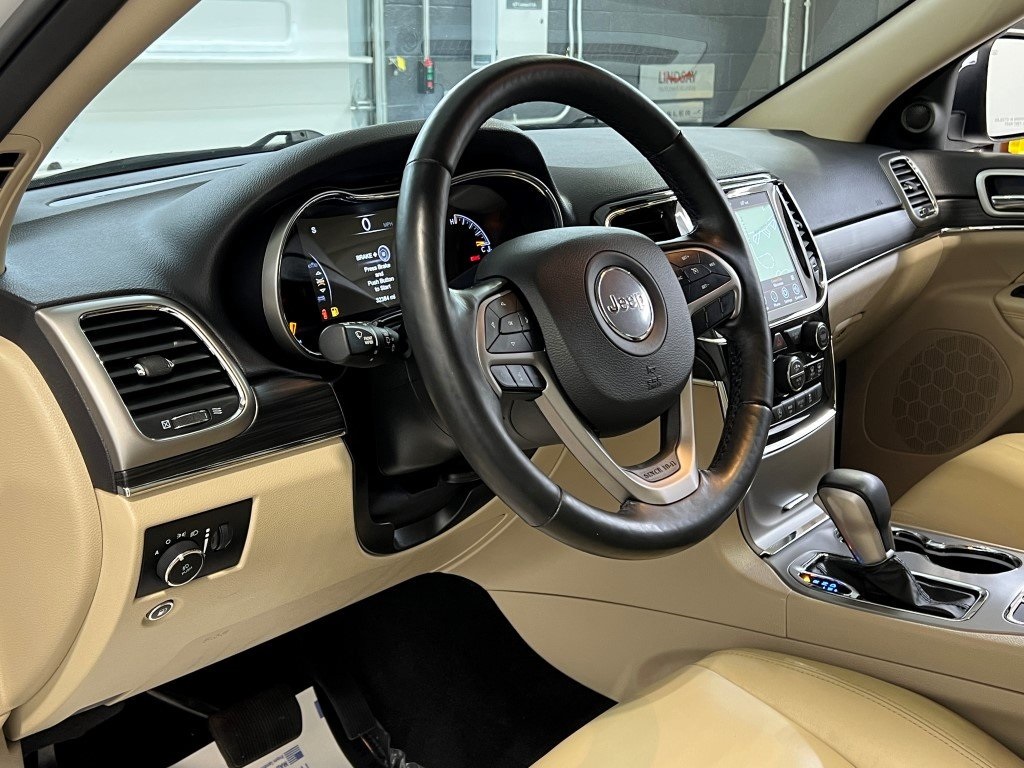 Vehicle image 22 of 40