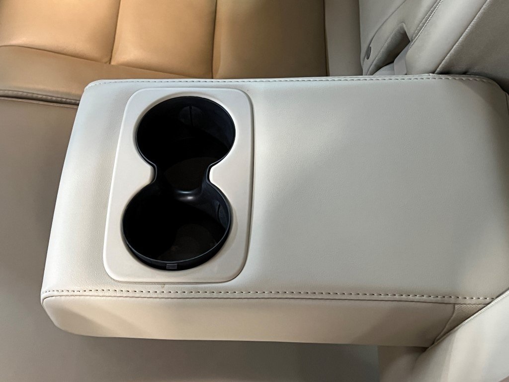Vehicle image 20 of 40