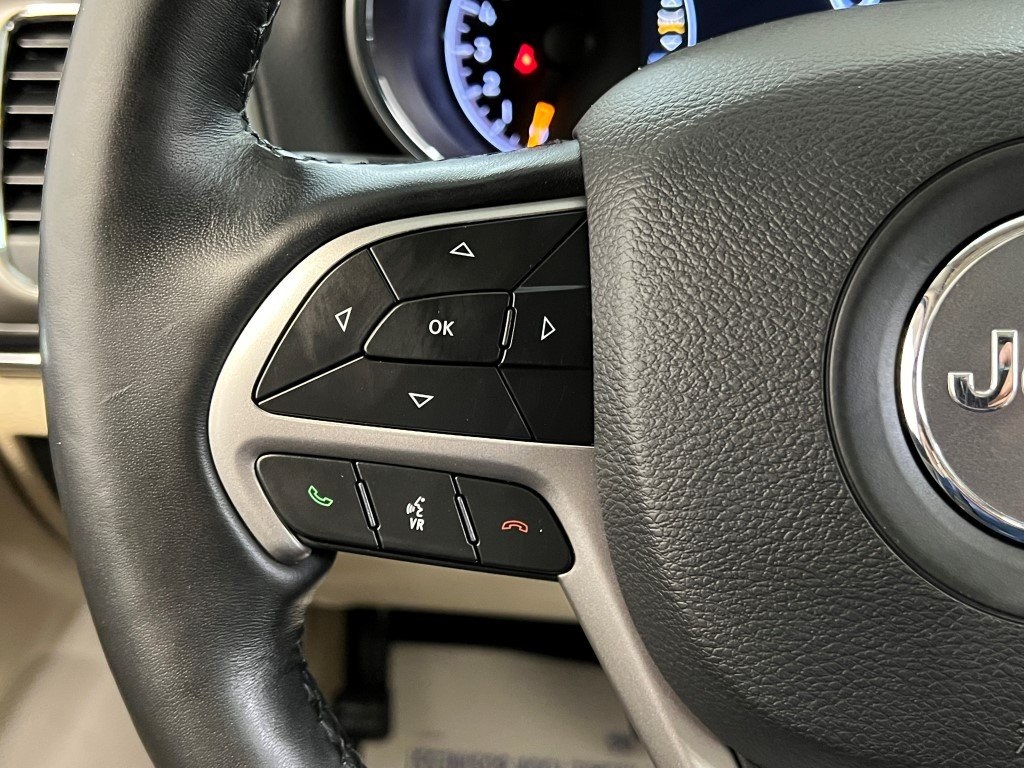 Vehicle image 25 of 40