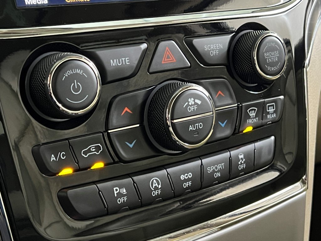Vehicle image 31 of 40