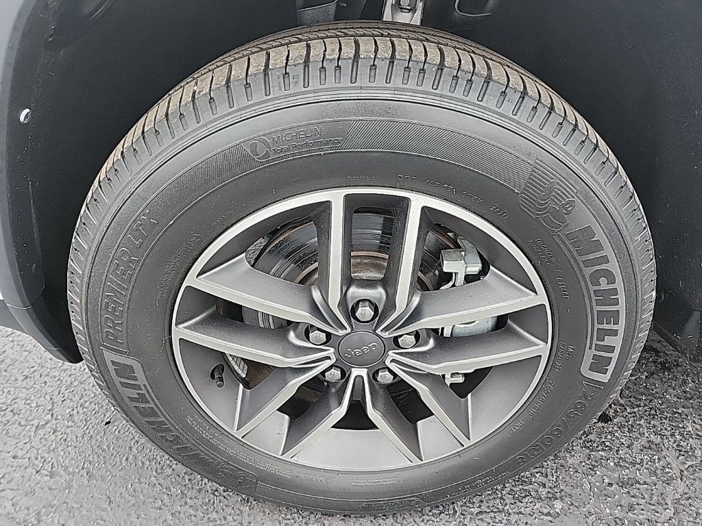 Vehicle image 9 of 37