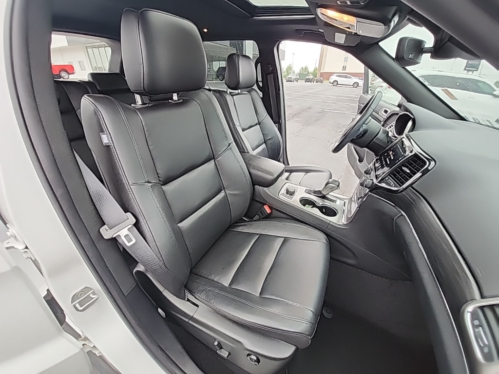 Vehicle image 17 of 37