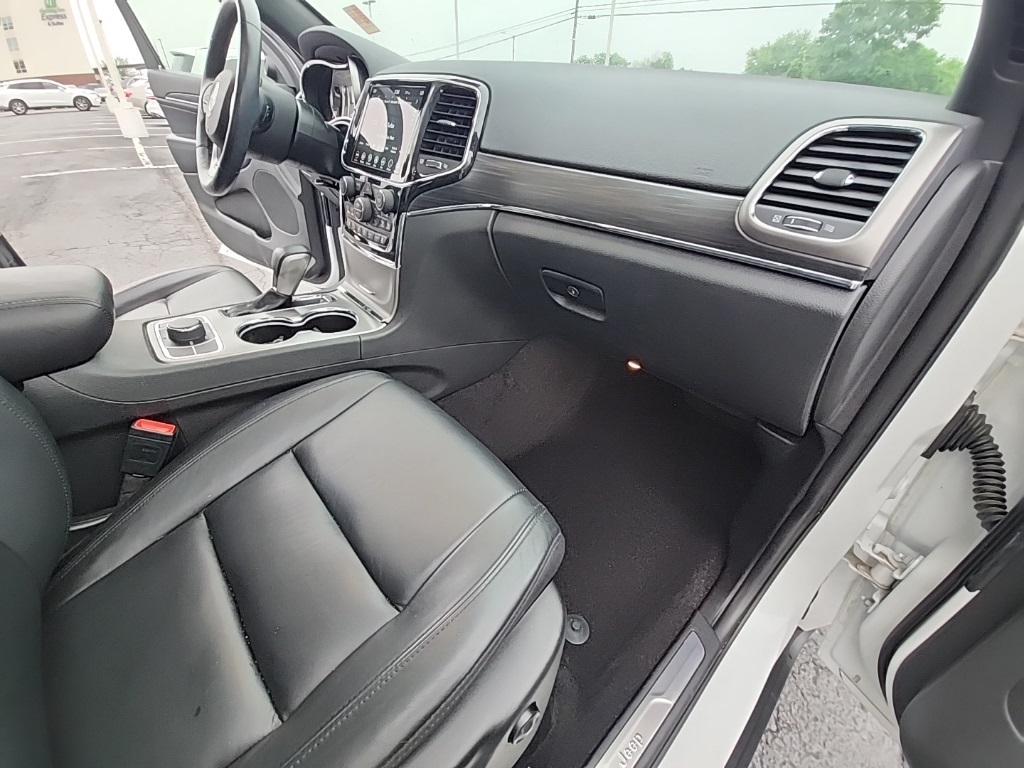 Vehicle image 18 of 37
