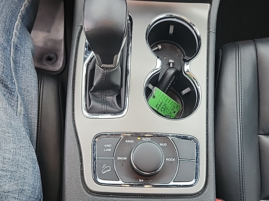 Vehicle image 35 of 37