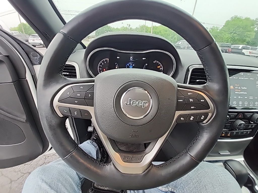 Vehicle image 26 of 37