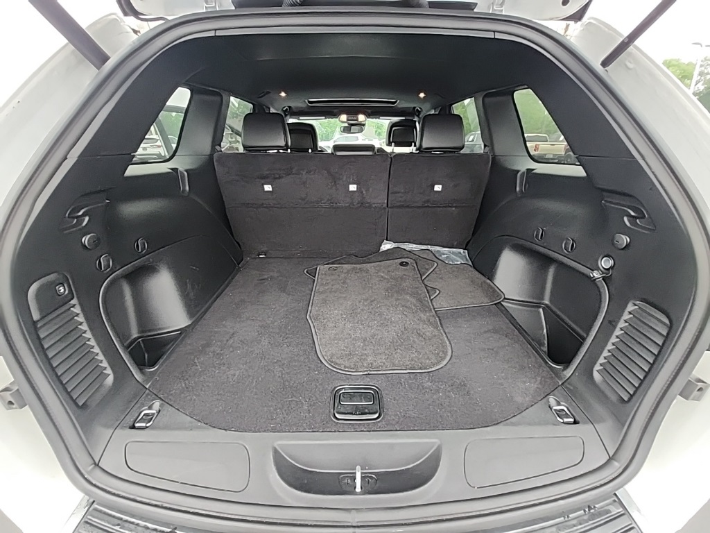 Vehicle image 23 of 37