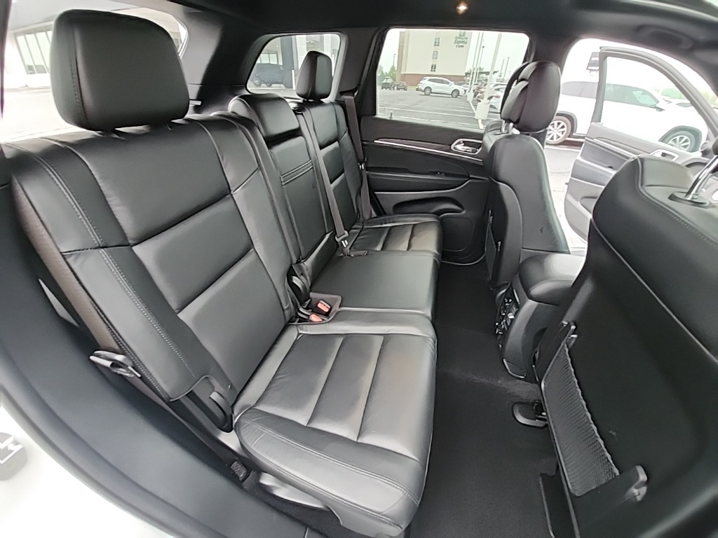 Vehicle image 20 of 37