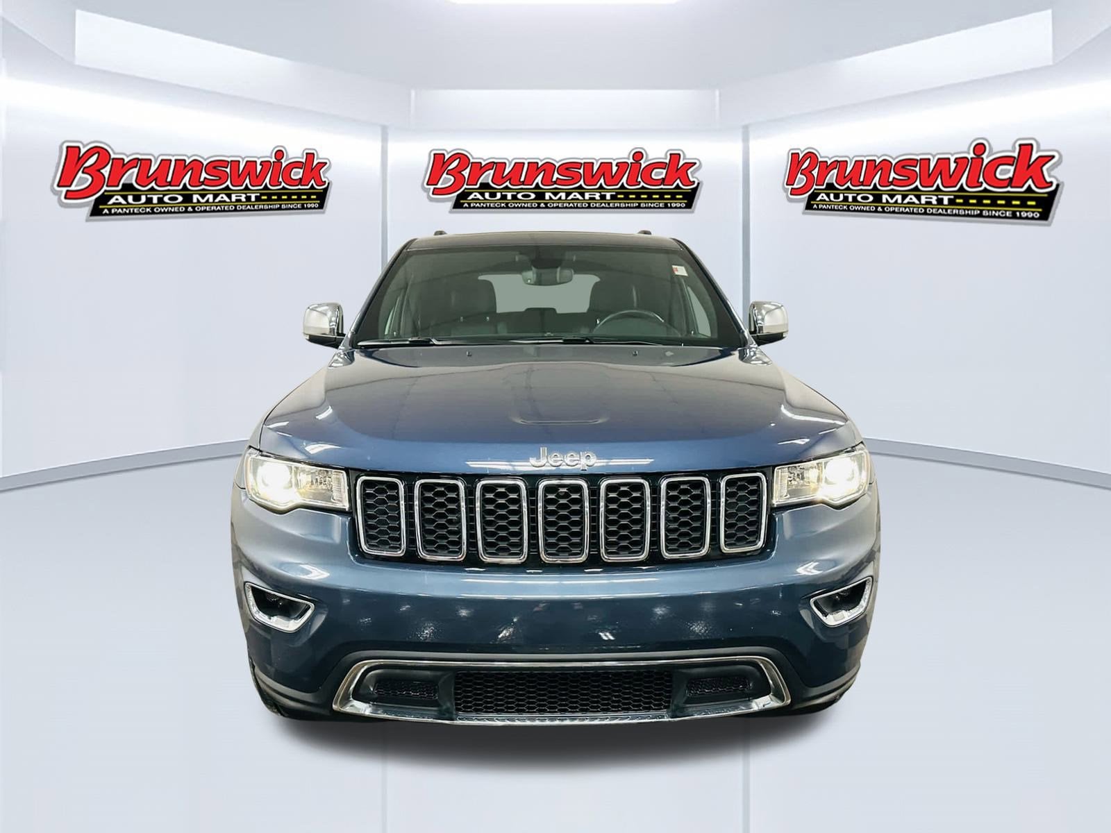 Vehicle image 2 of 29
