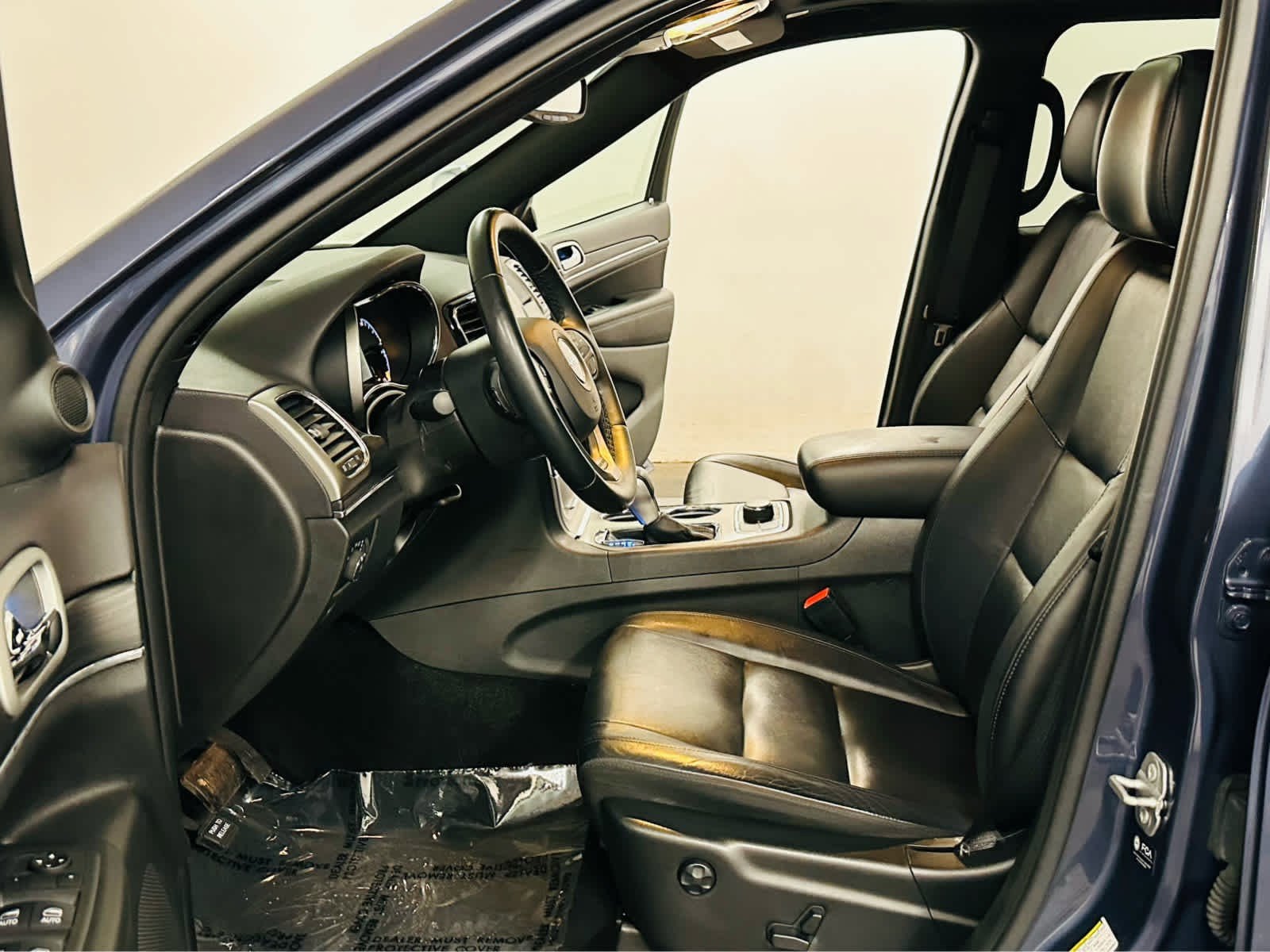 Vehicle image 7 of 29