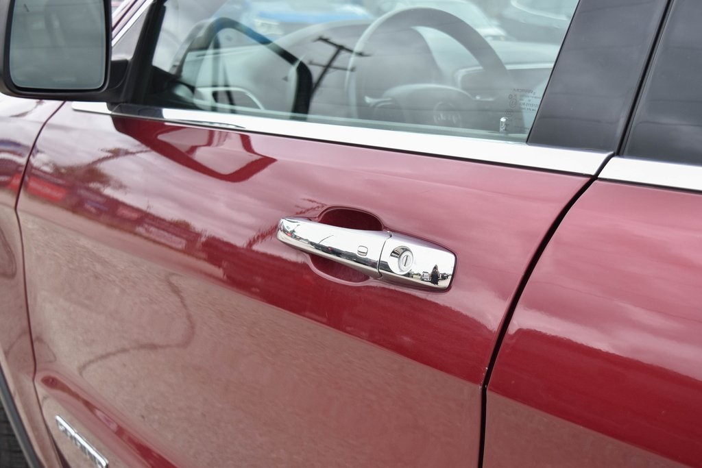 Vehicle image 10 of 53