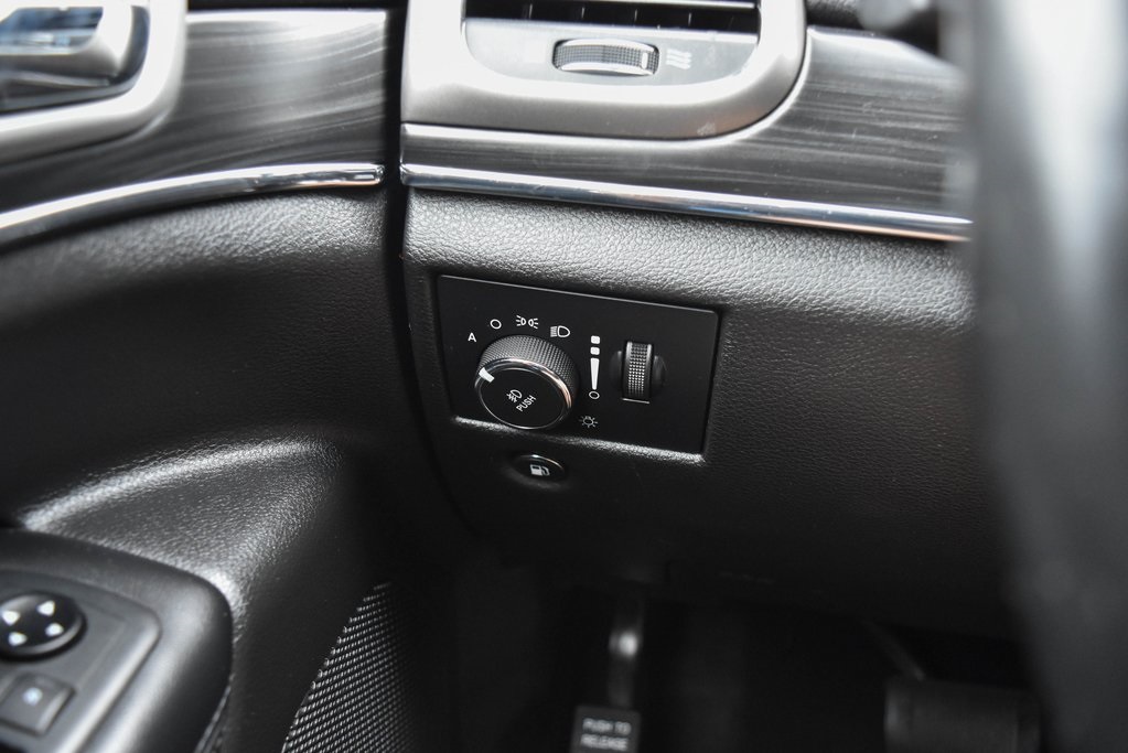 Vehicle image 12 of 53