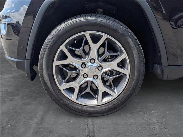 Vehicle image 27 of 28