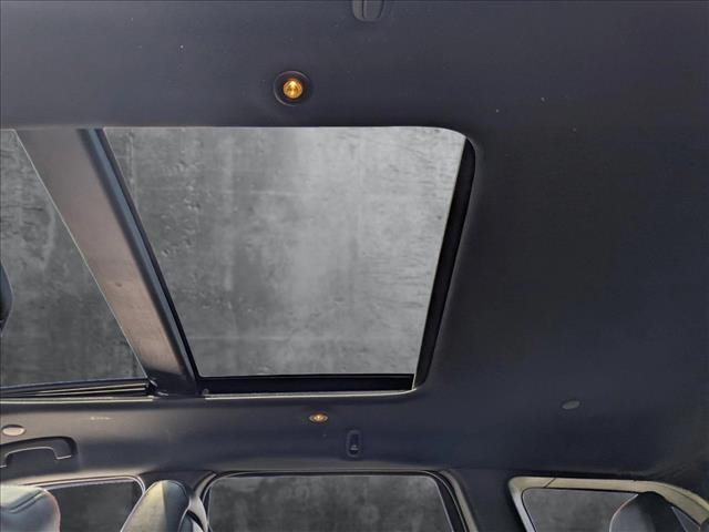 Vehicle image 22 of 28