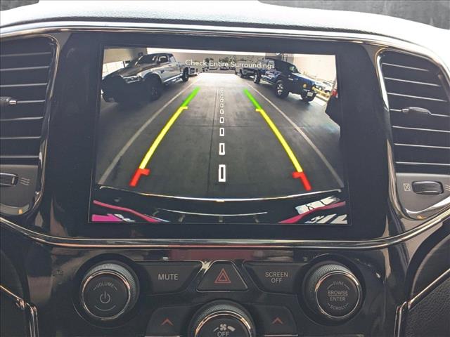 Vehicle image 14 of 28