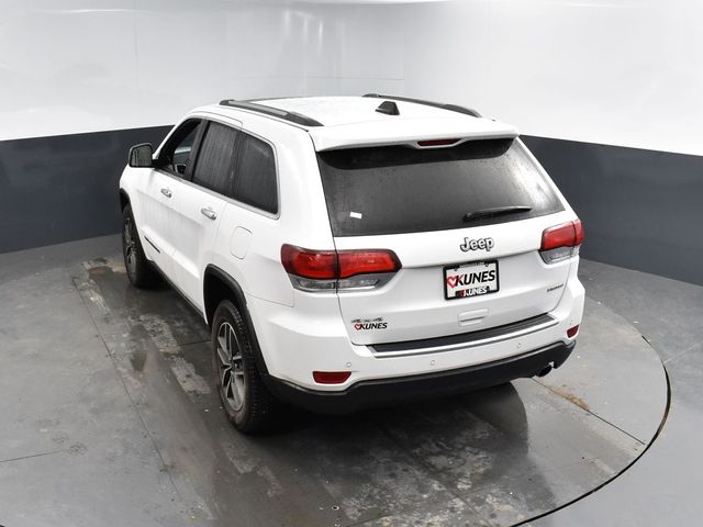 Vehicle image 17 of 51