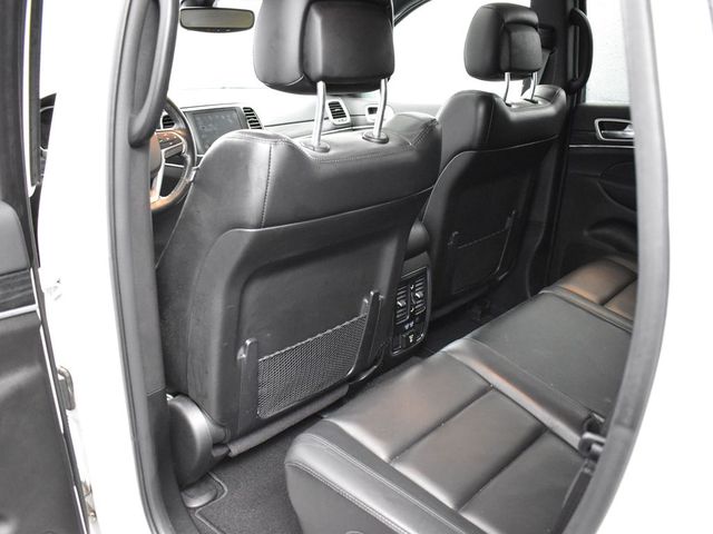 Vehicle image 31 of 51