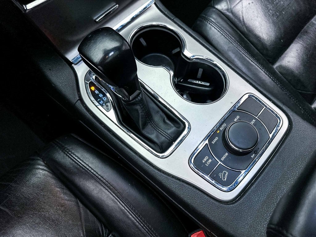Vehicle image 25 of 37