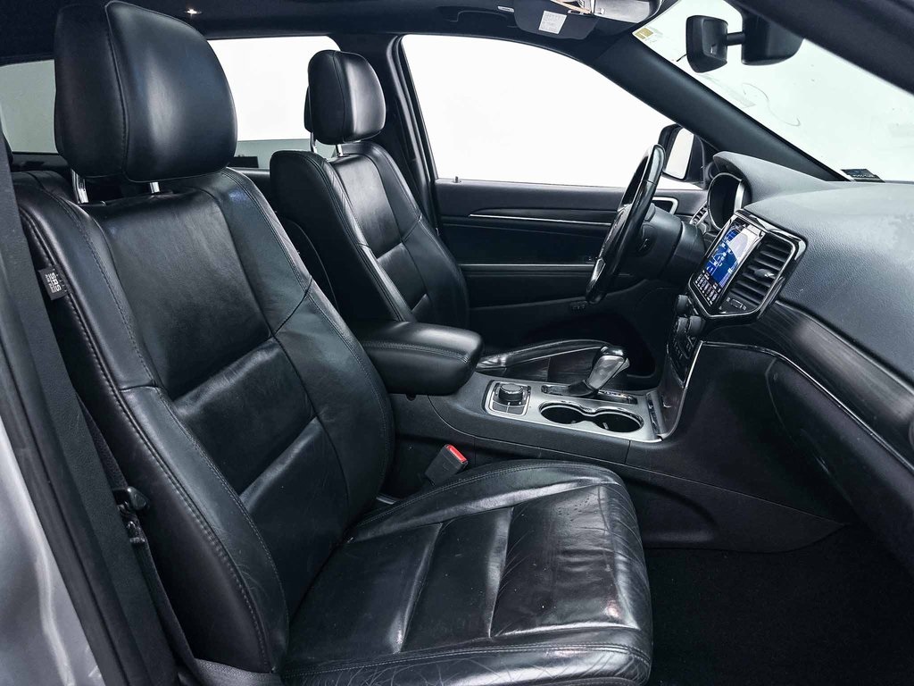 Vehicle image 31 of 37