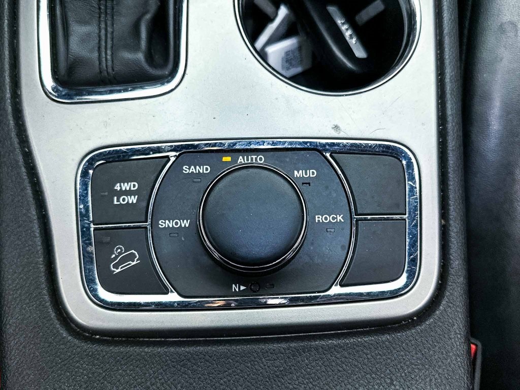 Vehicle image 24 of 37