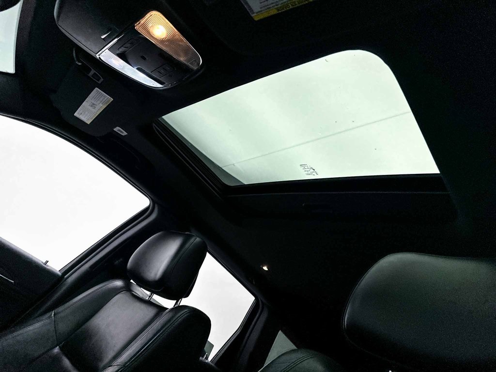 Vehicle image 10 of 37