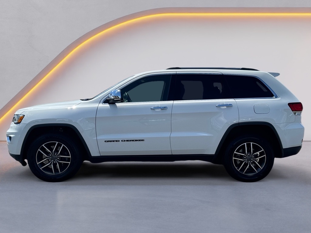 Vehicle image 8 of 18