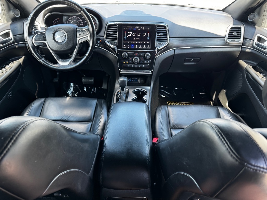 Vehicle image 14 of 18