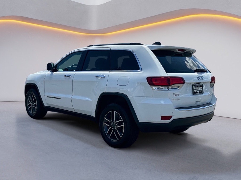 Vehicle image 7 of 18