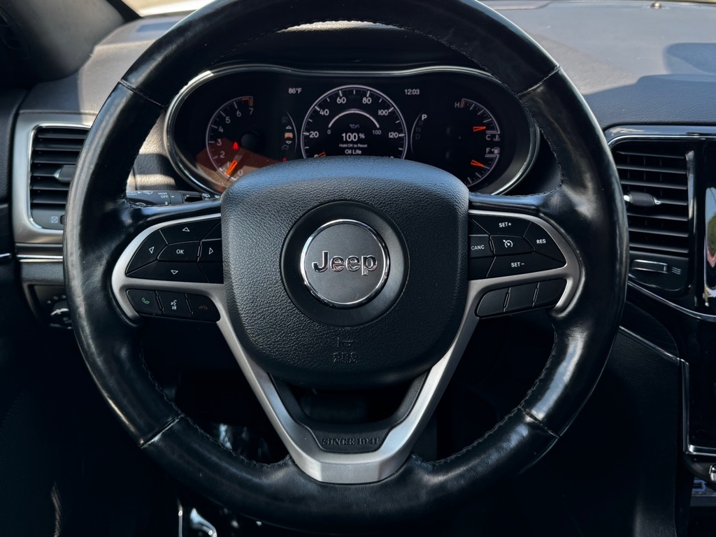 Vehicle image 15 of 18