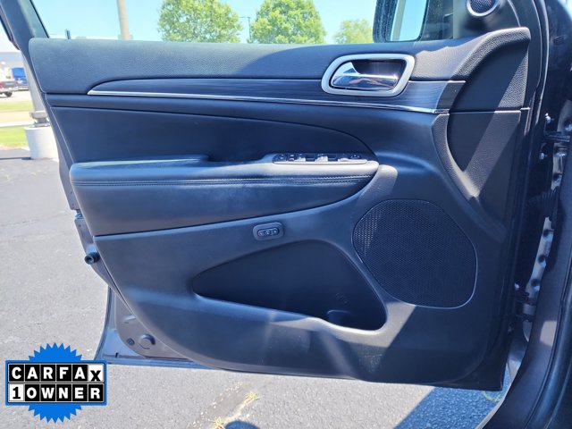 Vehicle image 25 of 51