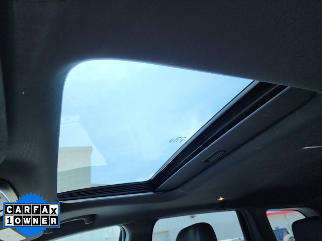 Vehicle image 32 of 51