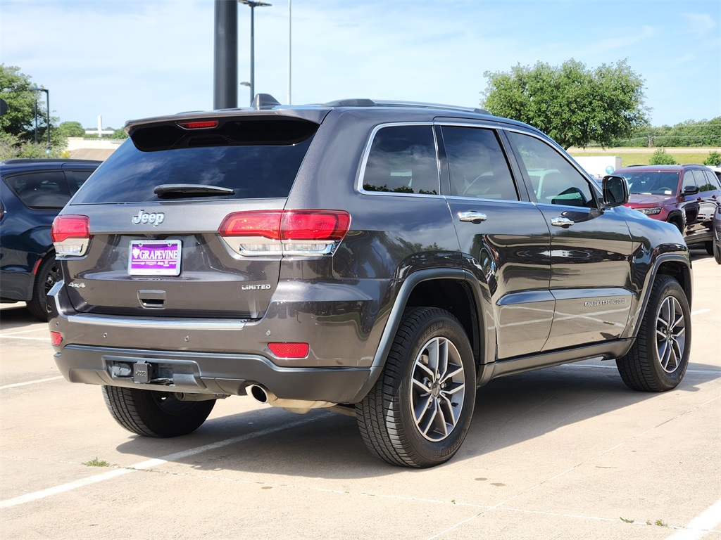 Vehicle image 4 of 33