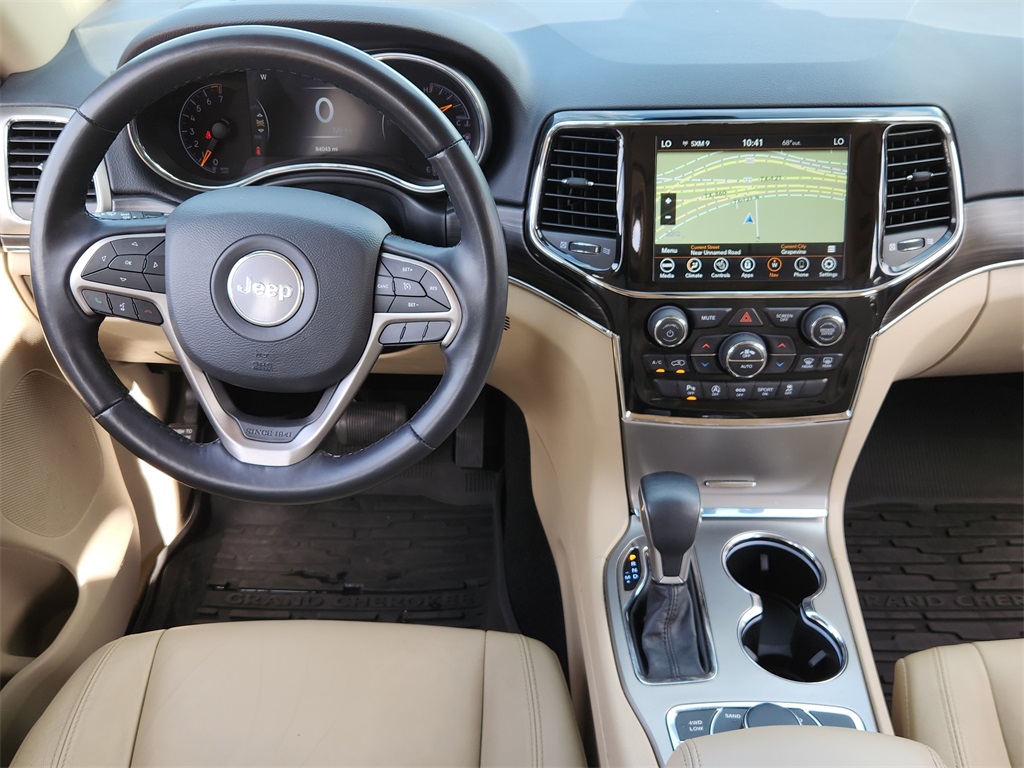 Vehicle image 18 of 33