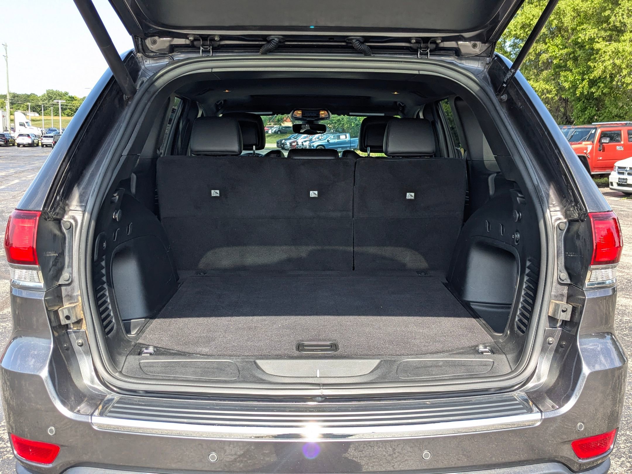 Vehicle image 11 of 31