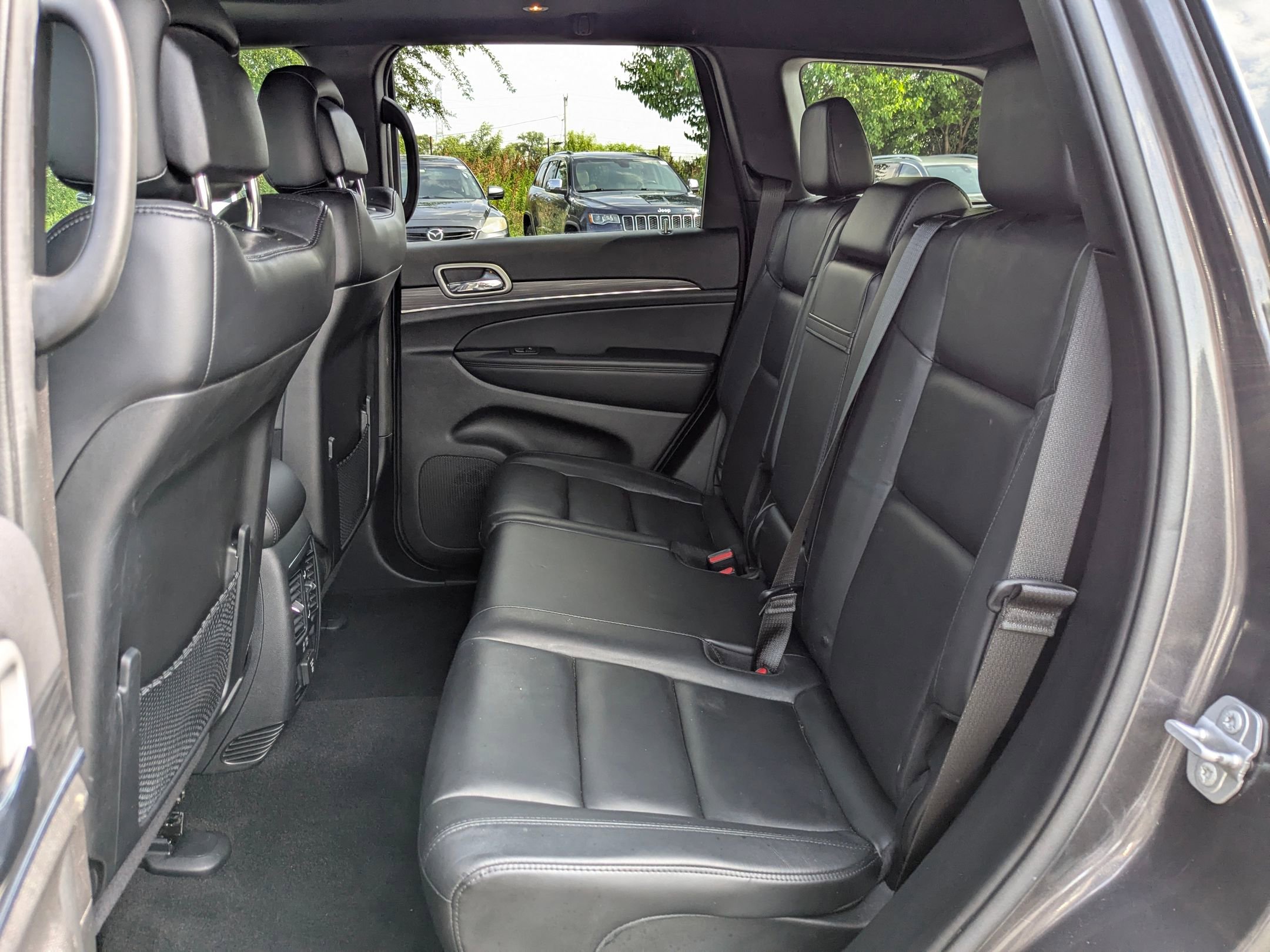 Vehicle image 14 of 31