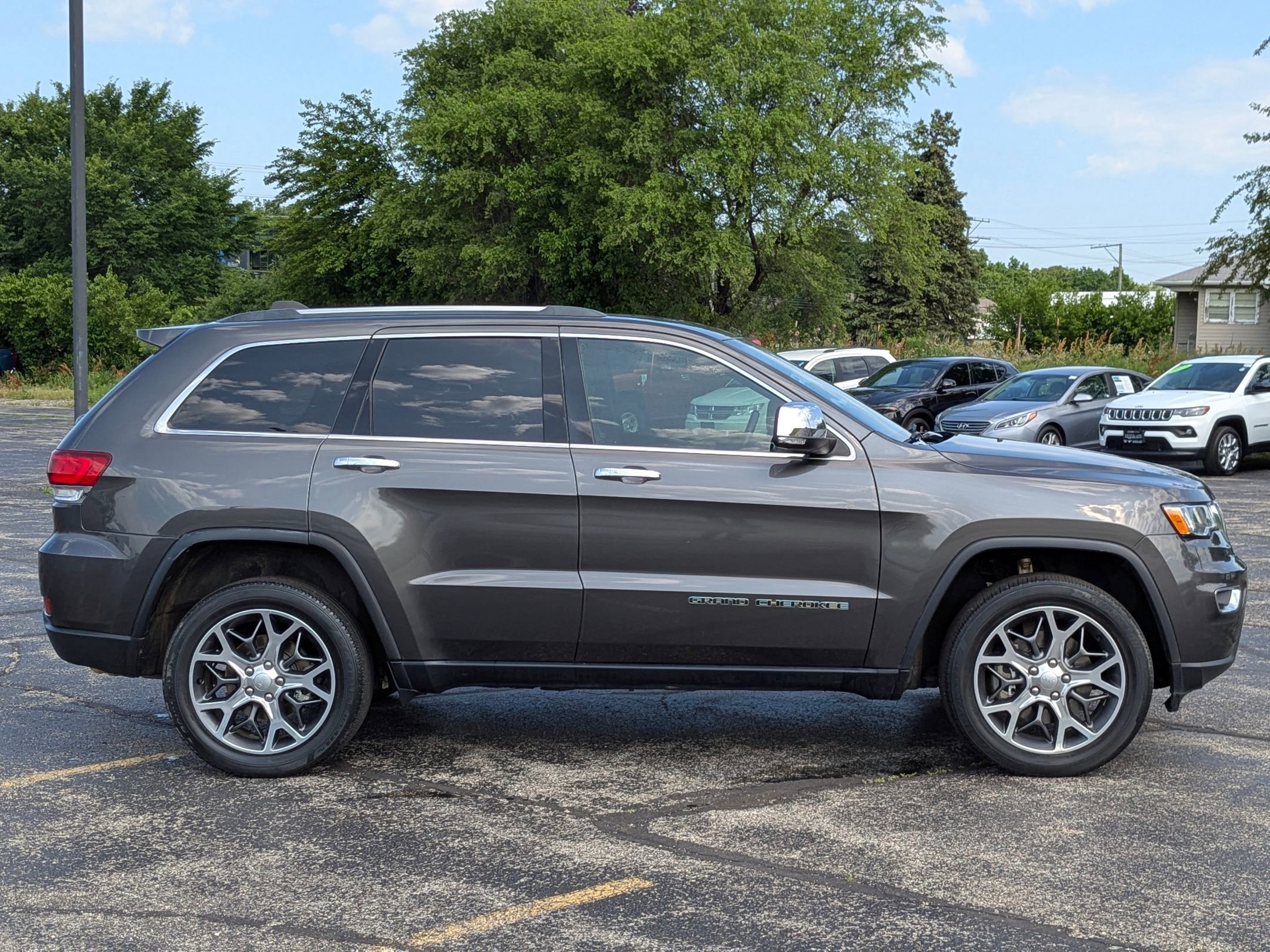 Vehicle image 4 of 31