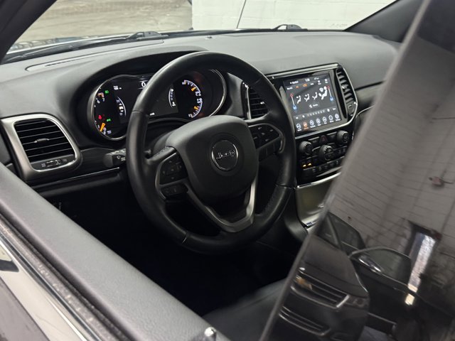 Vehicle image 11 of 31