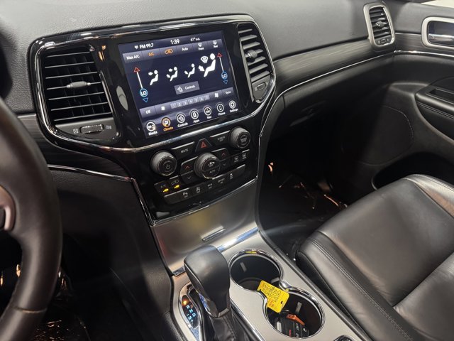 Vehicle image 23 of 31