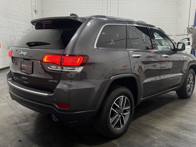 Vehicle image 4 of 31