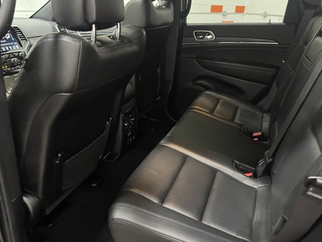 Vehicle image 16 of 31
