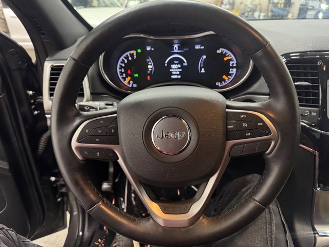 Vehicle image 21 of 31