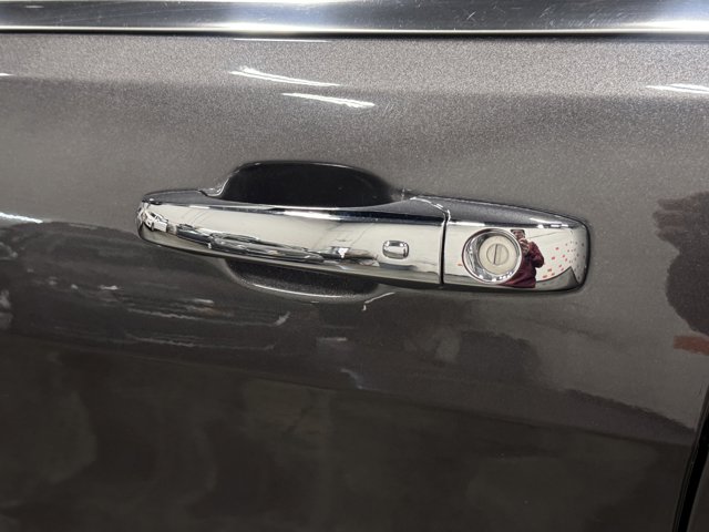 Vehicle image 18 of 31