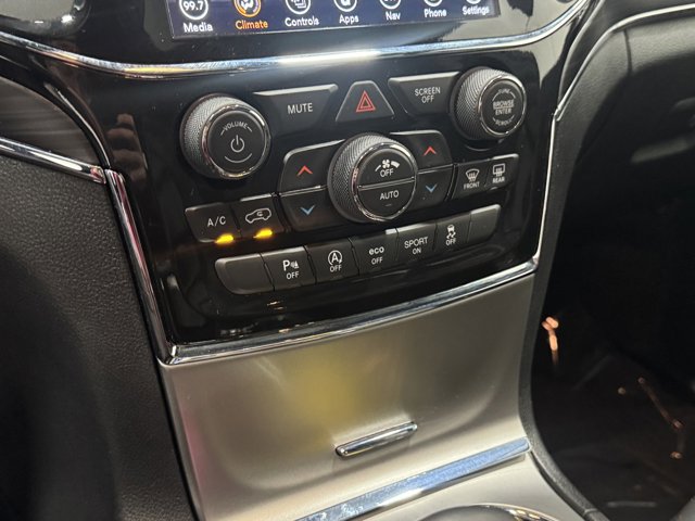 Vehicle image 26 of 31
