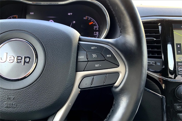 Vehicle image 19 of 34