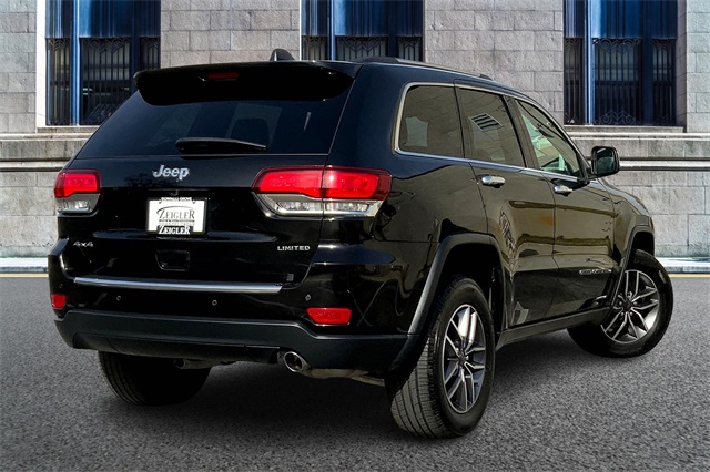 Vehicle image 4 of 34