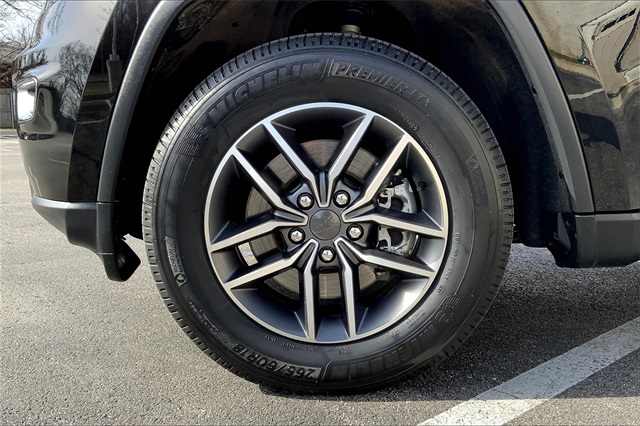 Vehicle image 11 of 34