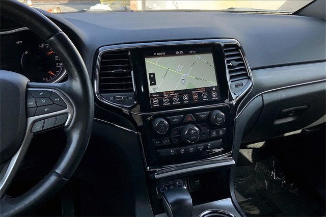 Vehicle image 8 of 34